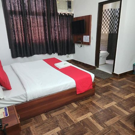 Hotel Cozy Cave Új-Delhi Kültér fotó