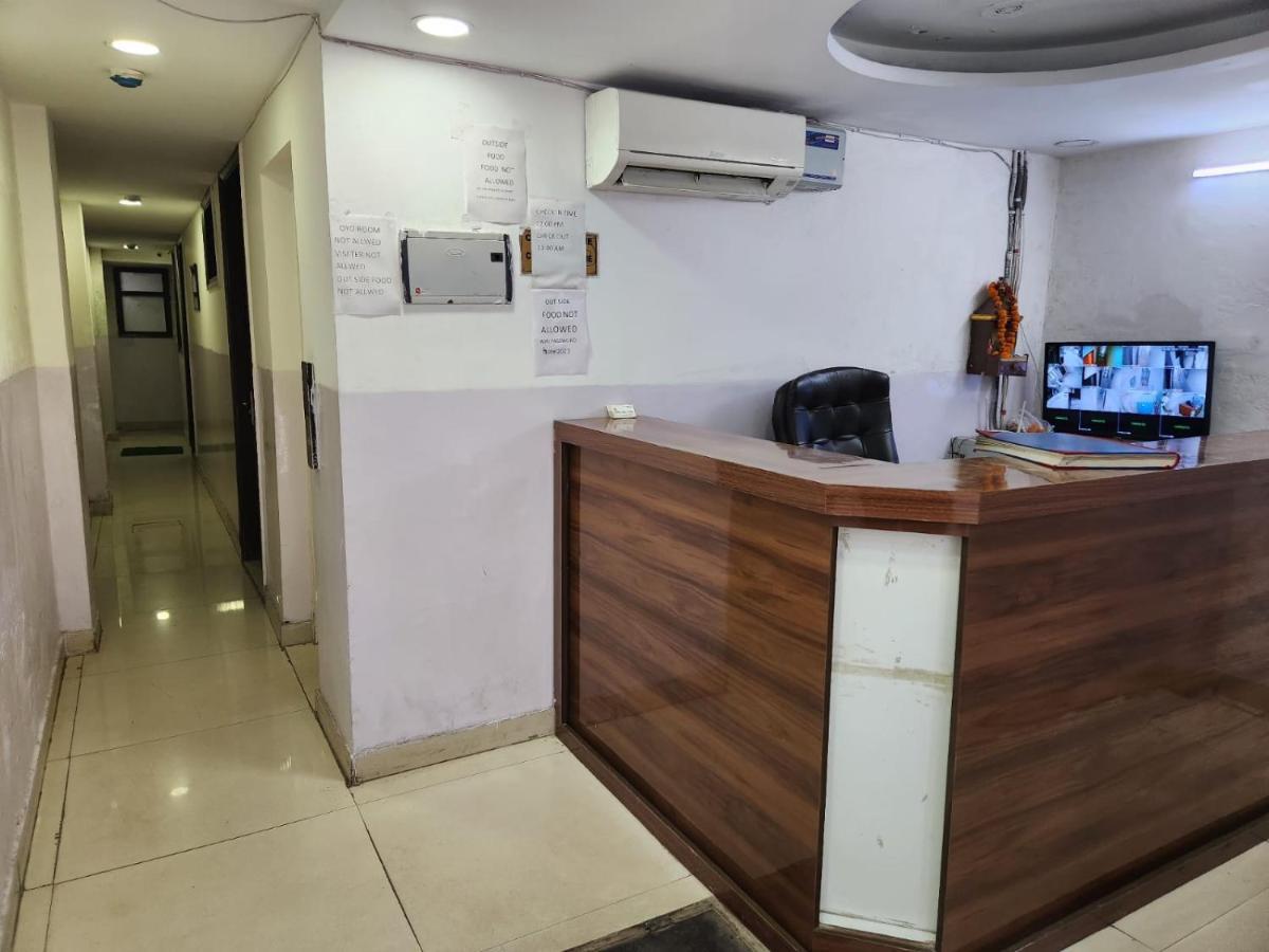 Hotel Cozy Cave Új-Delhi Kültér fotó