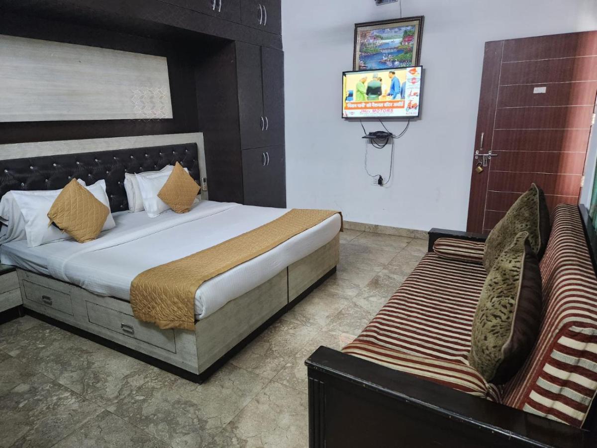 Hotel Cozy Cave Új-Delhi Kültér fotó